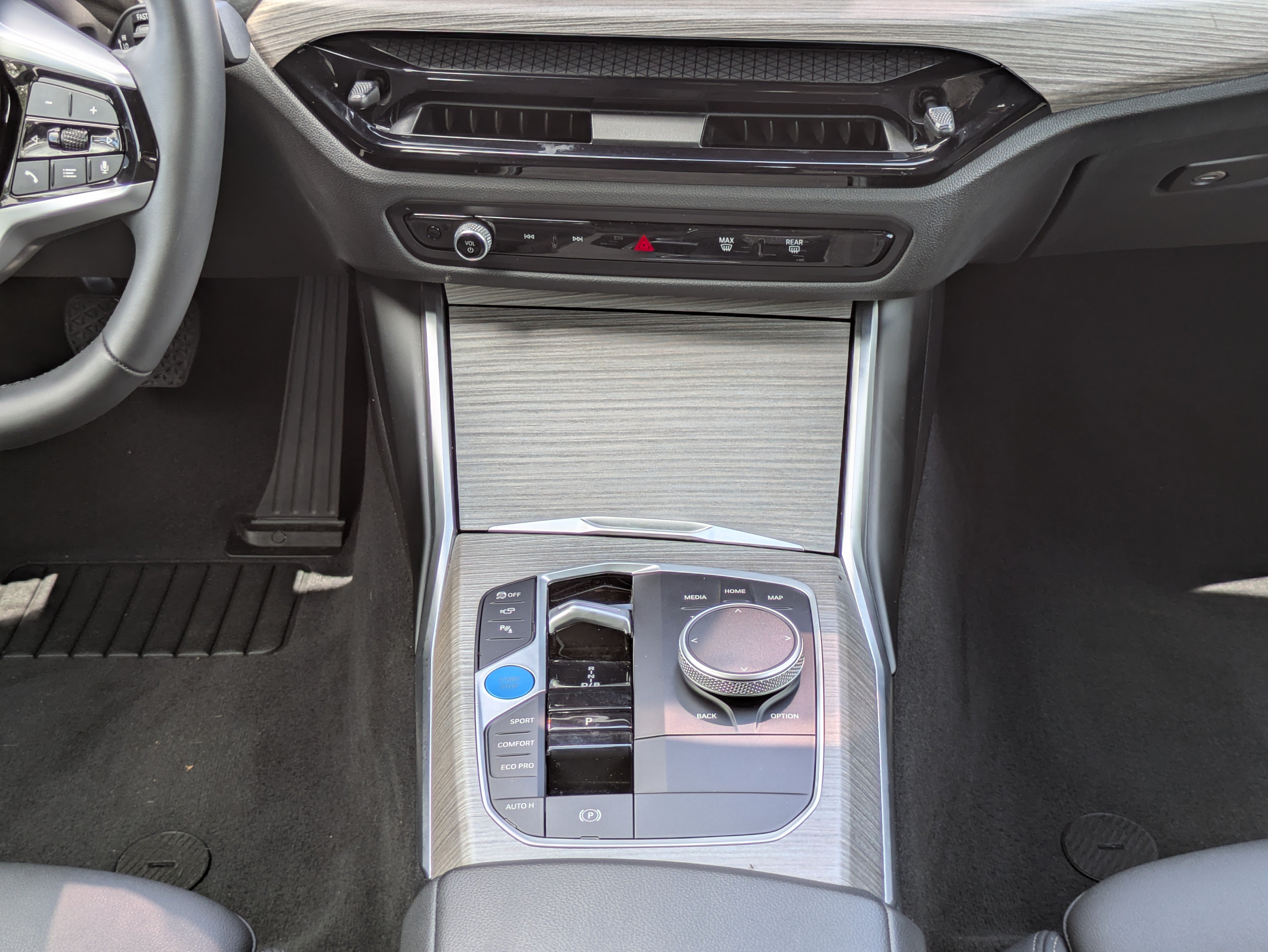 Used 2025 BMW i4 xDrive40i AWD/4WD image 18
