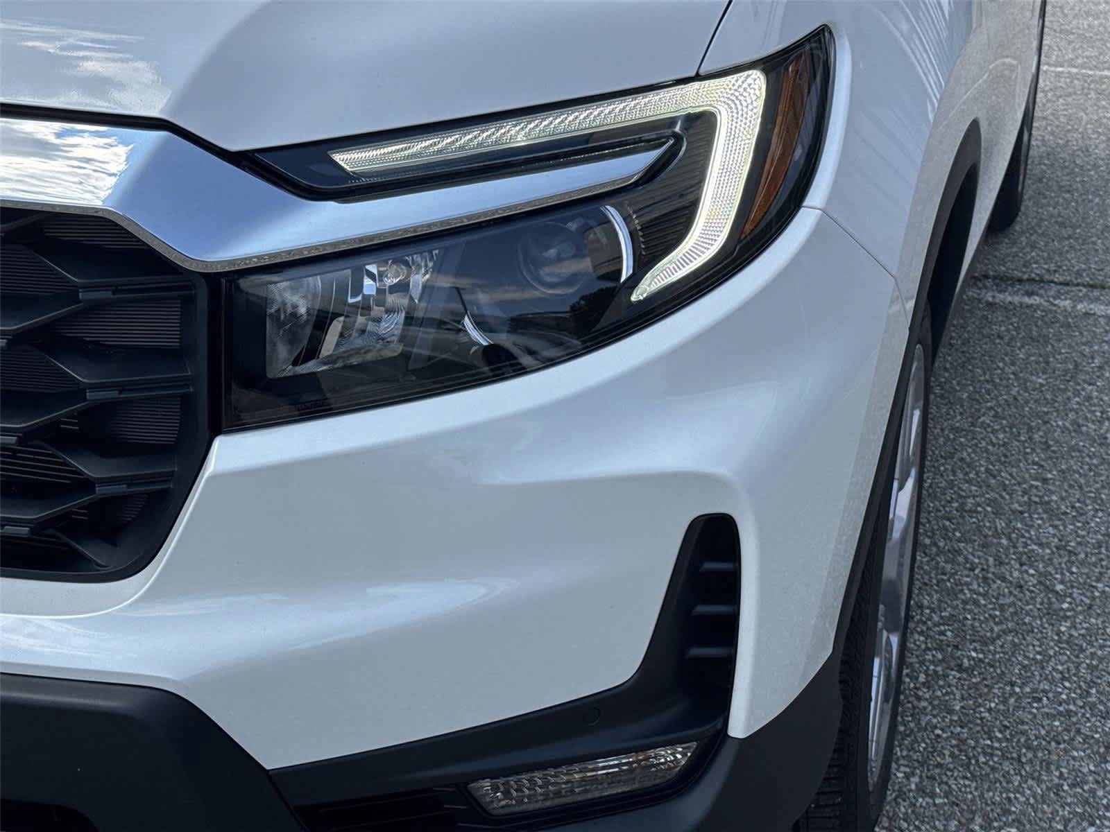Used 2024 Honda Passport EX-L image 9