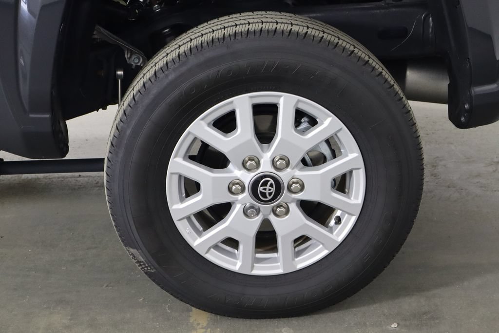 Used 2025 Toyota Tacoma SR5 RWD image 37