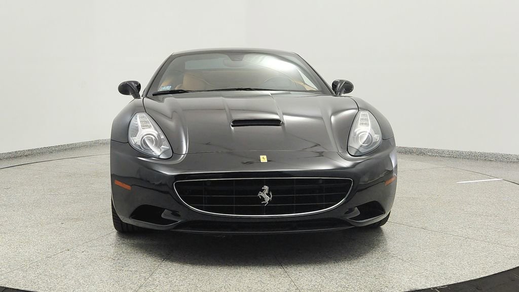Used 2012 Ferrari California image 8