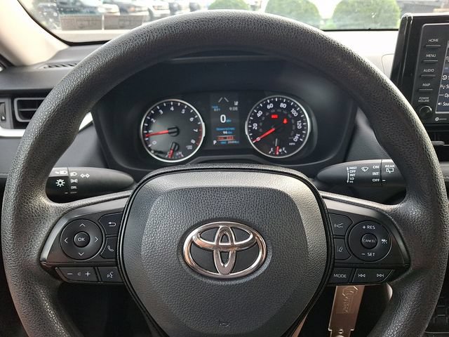 Certified 2022 Toyota RAV4 LE AWD/4WD image 18