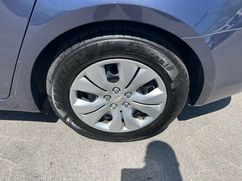 Used 2014 Chevrolet Cruze LS FWD image 13