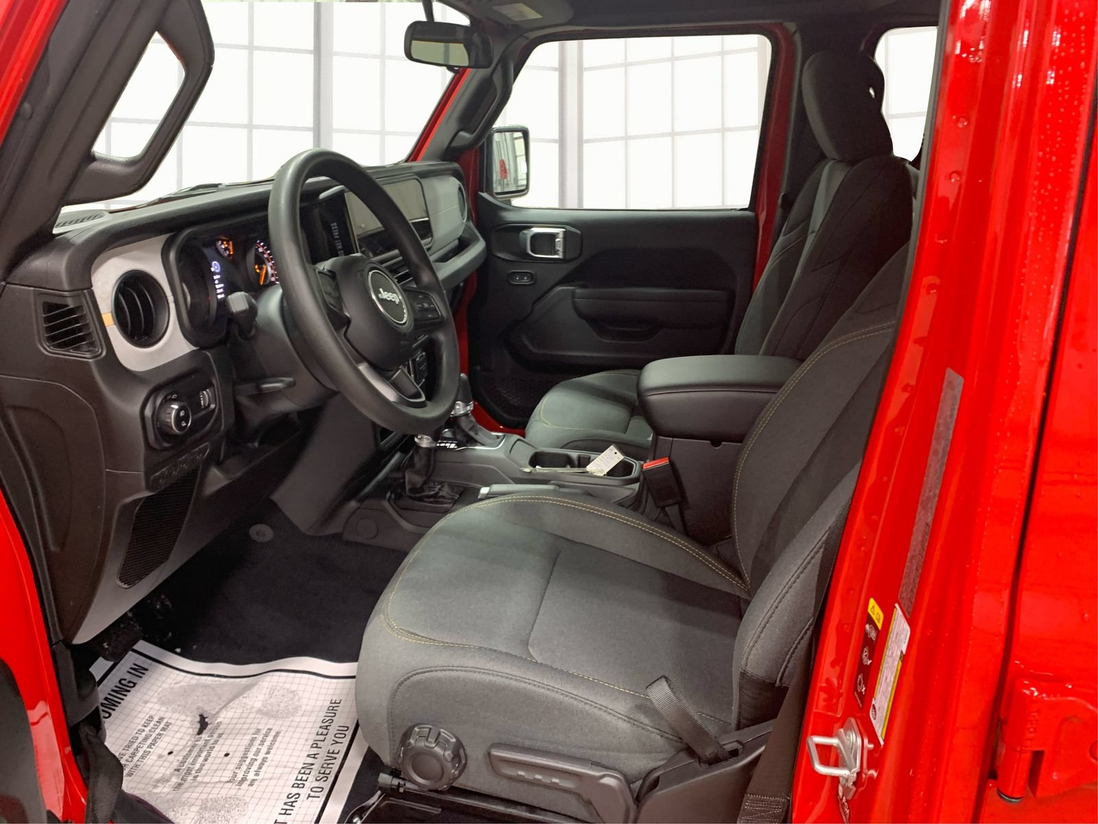 Used 2025 Jeep Gladiator Sport AWD/4WD image 9