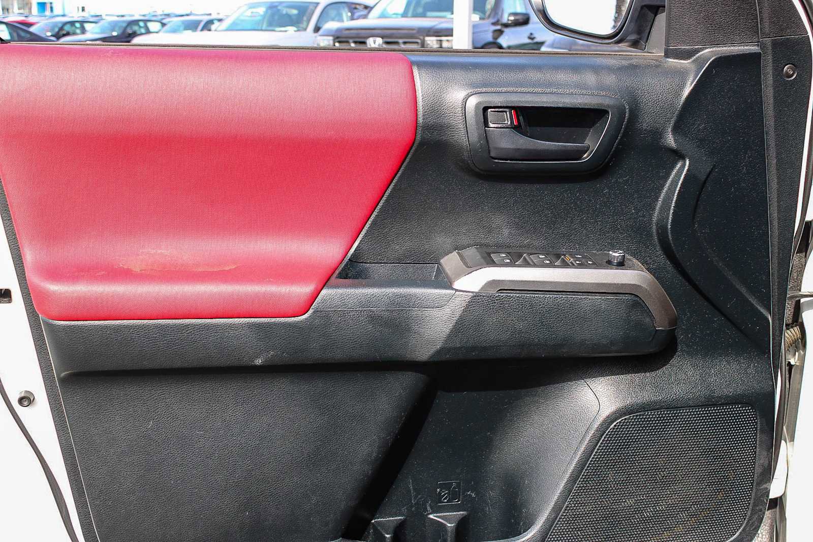 Used 2017 Toyota Tacoma SR5 image 16