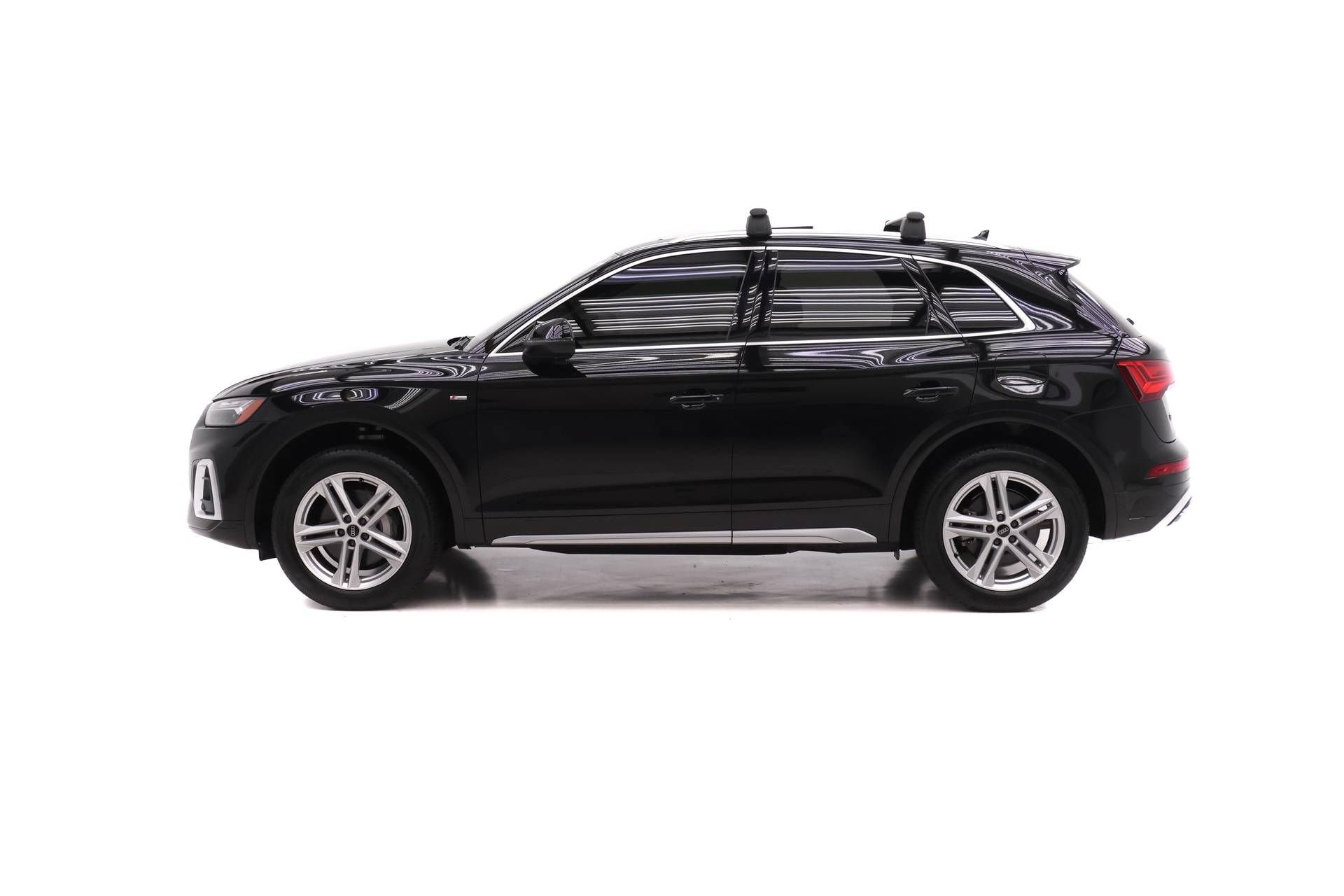 Certified 2024 Audi Q5 e Premium Plus w/ Premium Plus Package AWD/4WD image 3