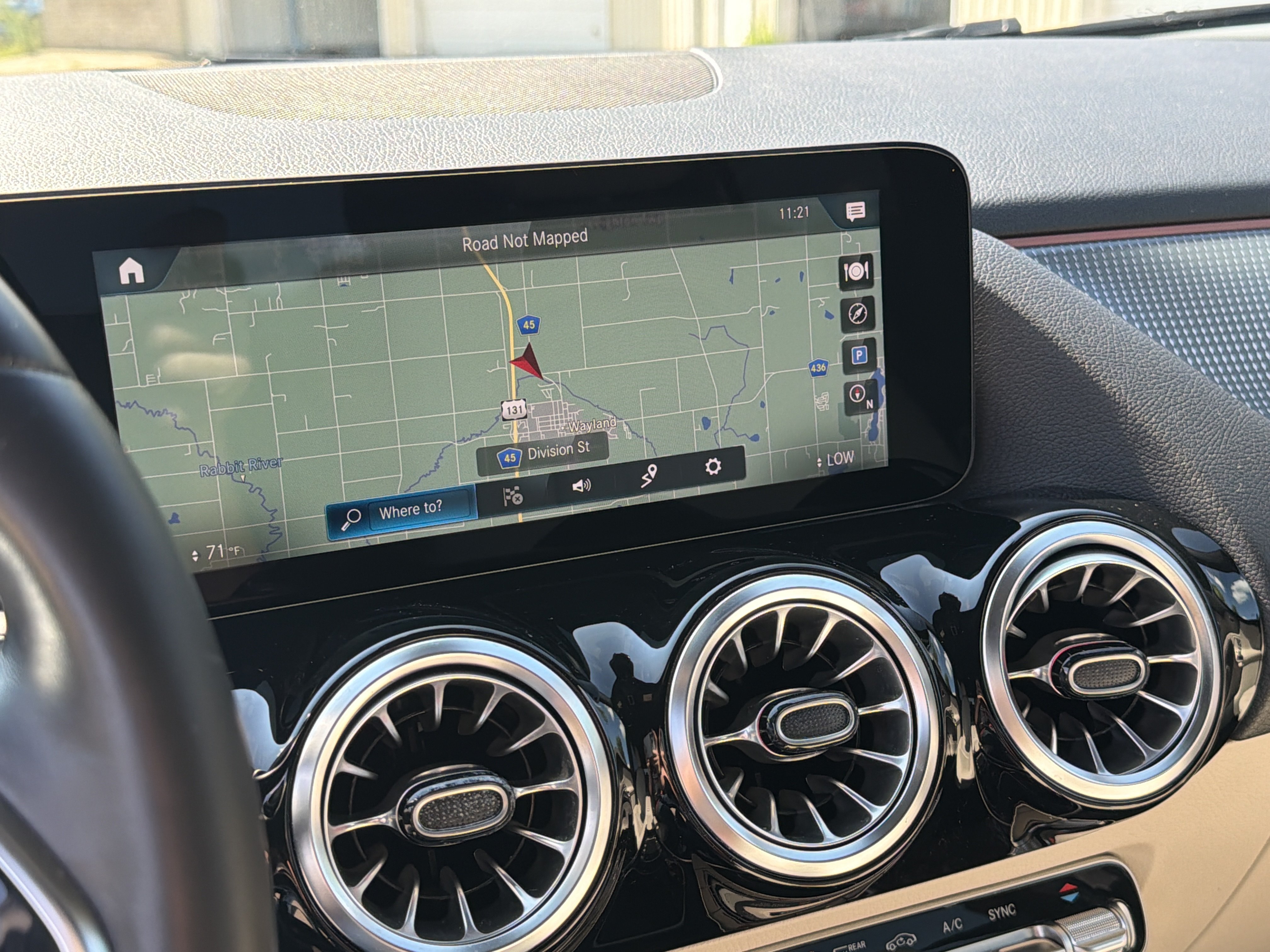 Used 2022 Mercedes-Benz GLA 250 4MATIC w/ Premium Package Lite image 5