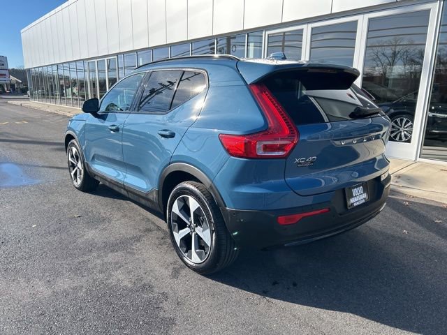 Certified 2025 Volvo XC40 B5 Plus image 3