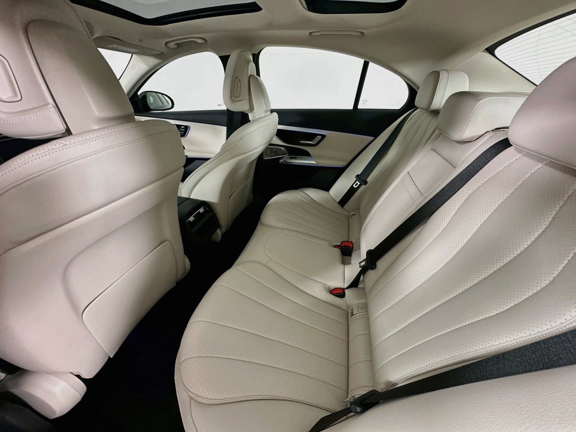 Used 2026 Mercedes-Benz E 350 Sedan image 27