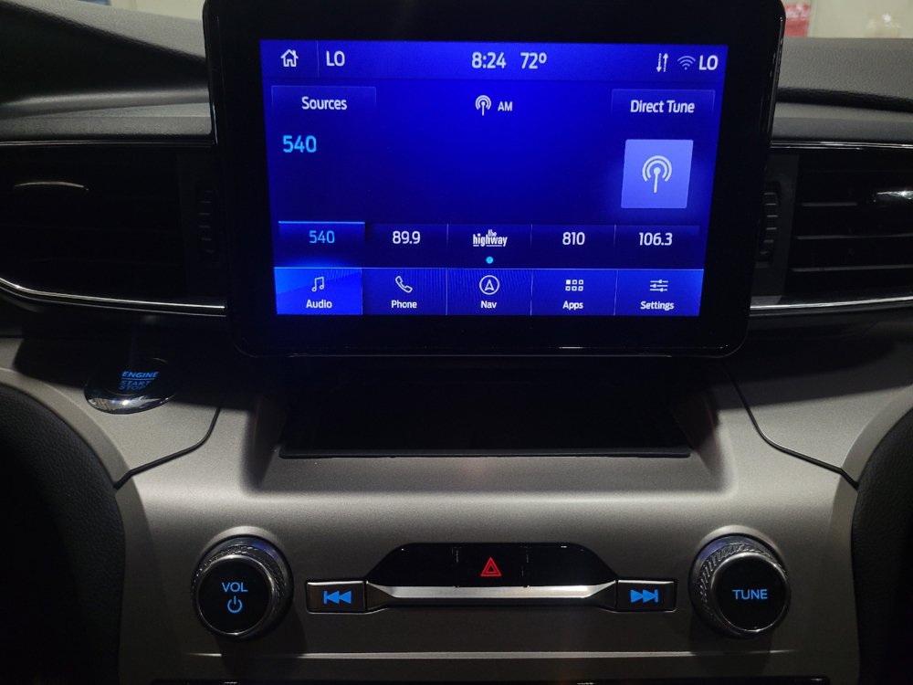 Used 2022 Ford Explorer XLT w/ Equipment Group 202A AWD/4WD image 25