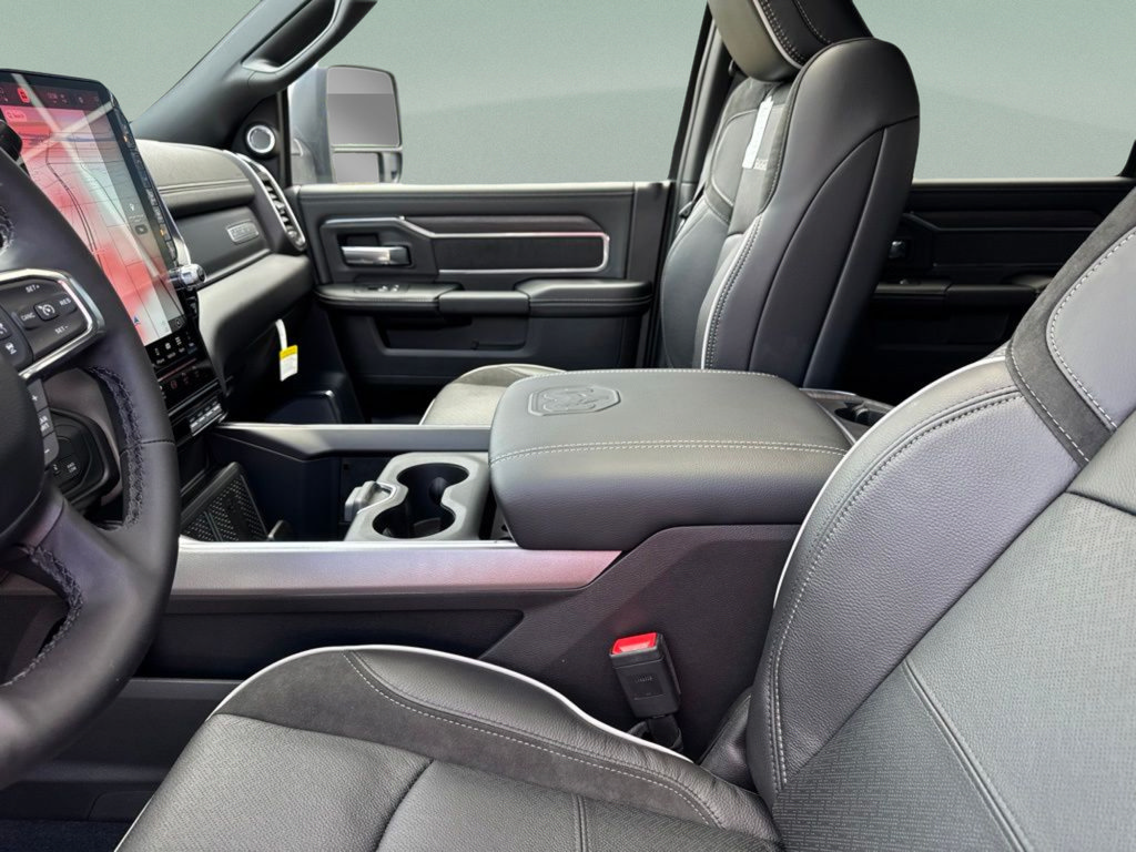 New 2026 RAM 2500 Laramie AWD/4WD image 19