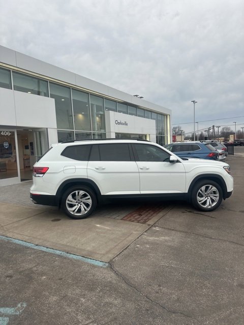 Used 2023 Volkswagen Atlas SE w/ Panoramic Sunroof Package image 7