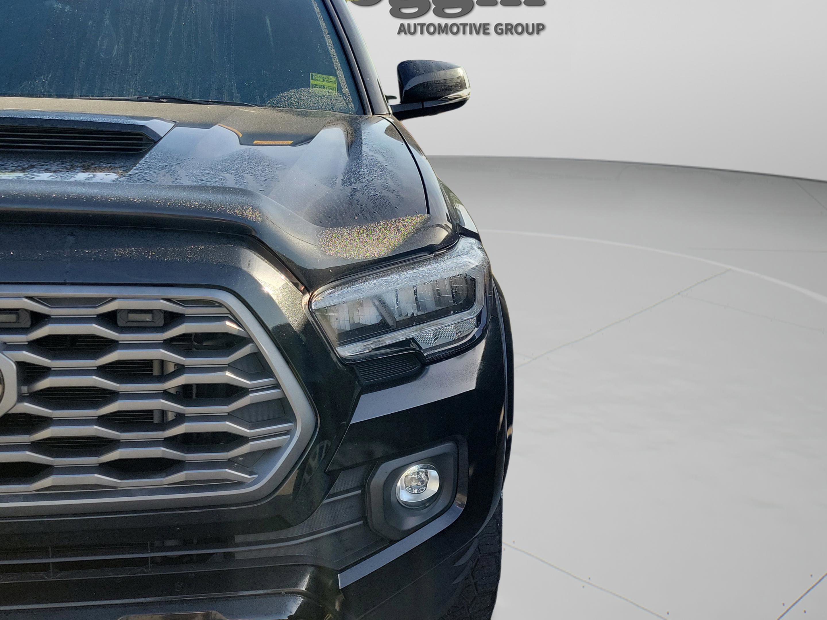 Used 2023 Toyota Tacoma TRD Sport w/ TRD Premium Sport Package image 9