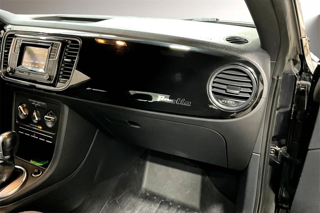 Used 2019 Volkswagen Beetle 2.0T S image 25