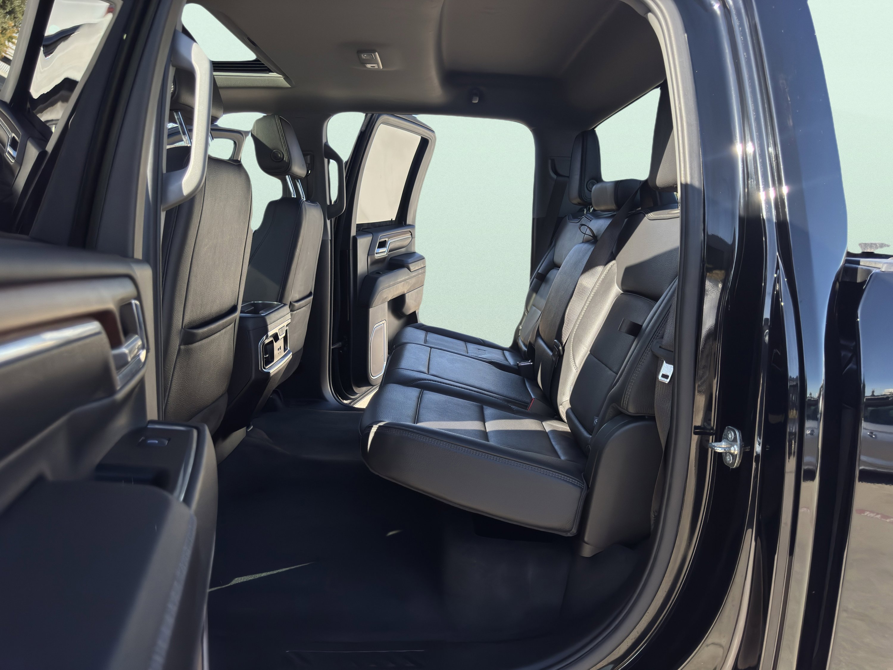 Used 2024 GMC Sierra 3500 Denali w/ Denali Reserve Package image 47