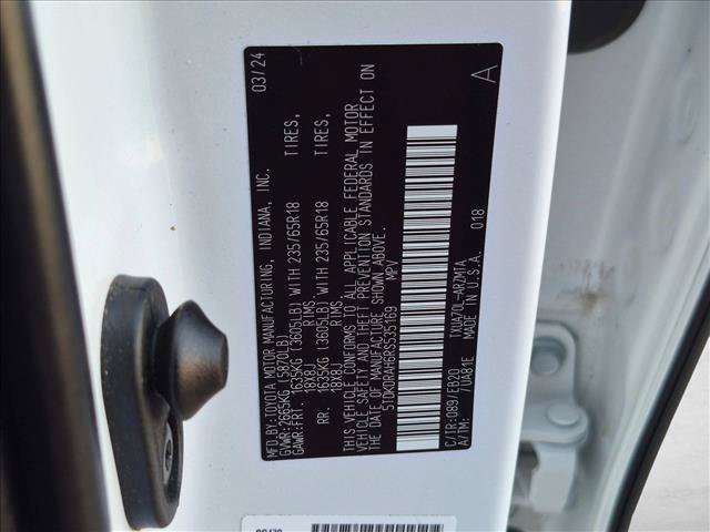 Certified 2024 Toyota Highlander XLE FWD image 26