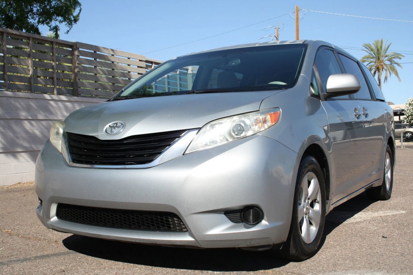 Used 2014 Toyota Sienna LE FWD image 25