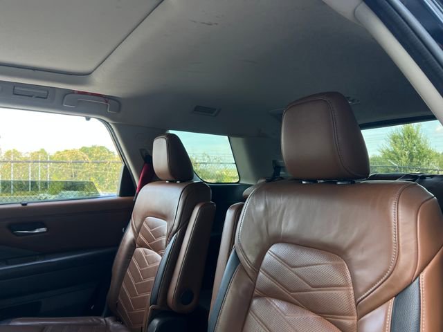Used 2022 Nissan Pathfinder Platinum w/ Cargo Package image 19