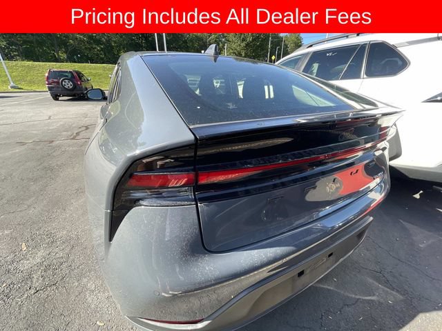 Used 2023 Toyota Prius LE FWD image 5