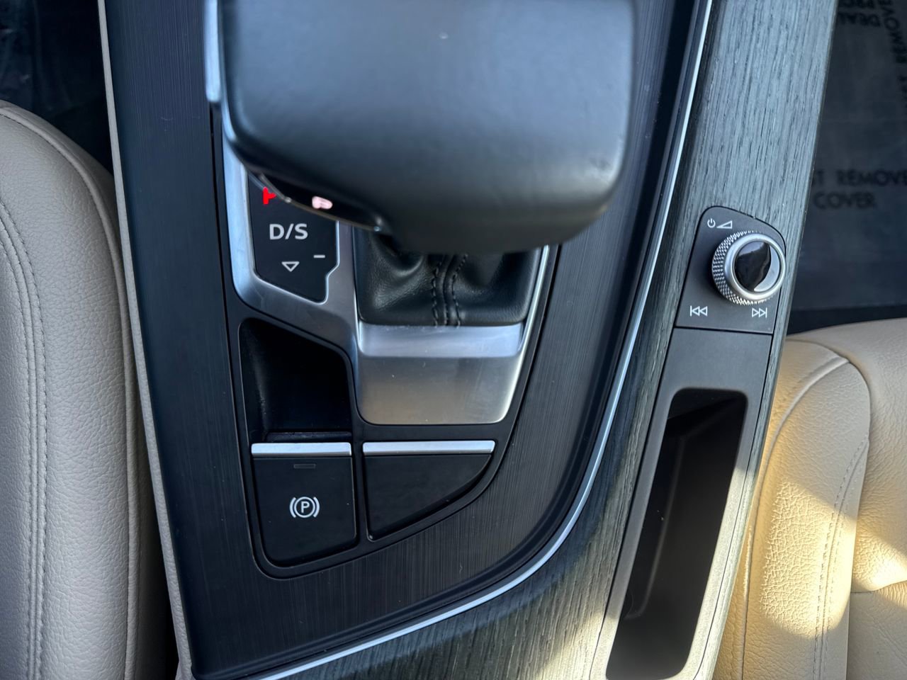 Used 2019 Audi A4 2.0T Premium w/ Convenience Package image 23