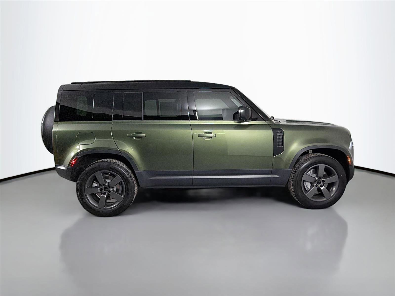 New 2026 Land Rover Defender 110 S AWD/4WD image 4