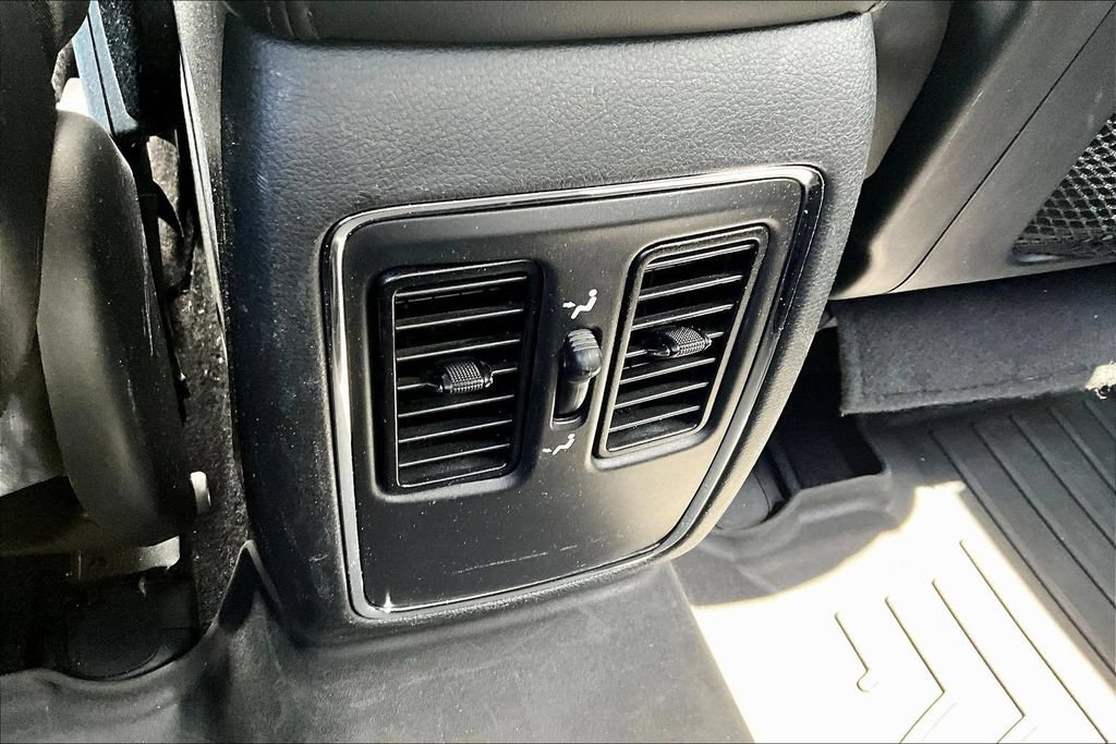 Used 2021 Jeep Grand Cherokee Laredo AWD/4WD image 10