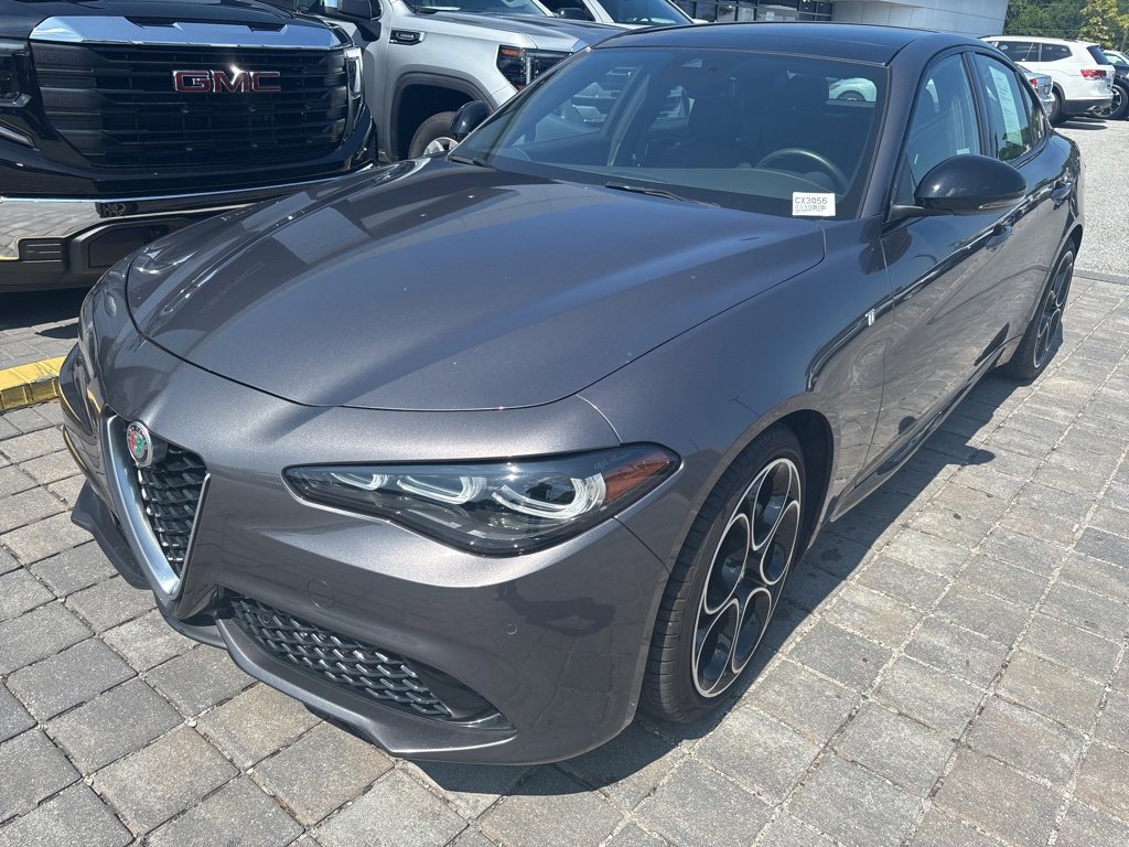 Used 2024 Alfa Romeo Giulia Ti image 3