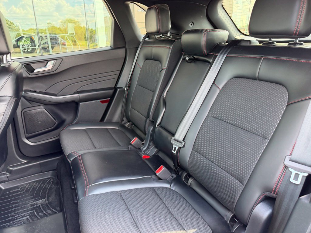 Used 2025 Ford Escape ST-Line Elite AWD/4WD image 24