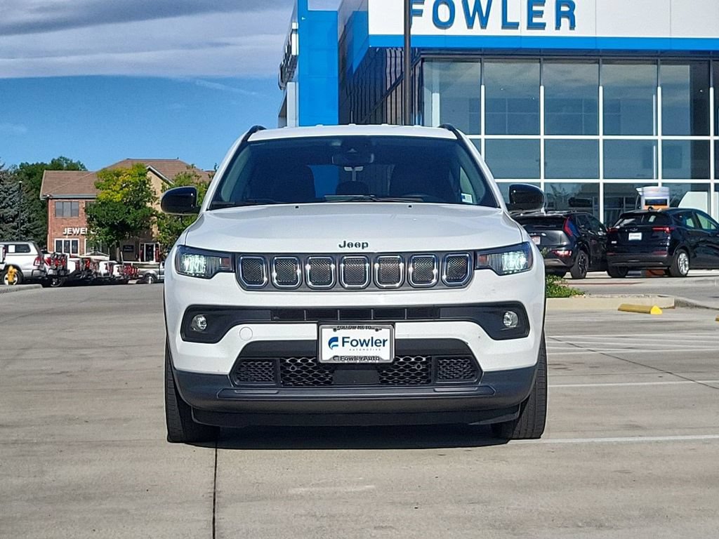 Used 2022 Jeep Compass Latitude FWD image 3