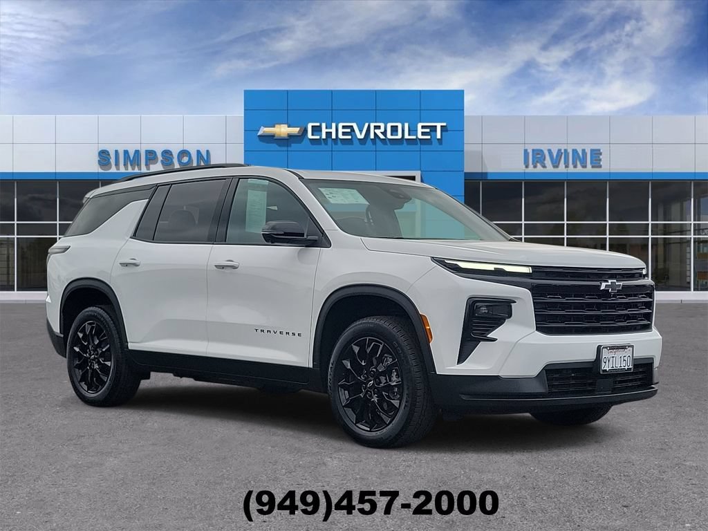 Used 2026 Chevrolet Traverse LT w/ Midnight/Sport Edition FWD image 1