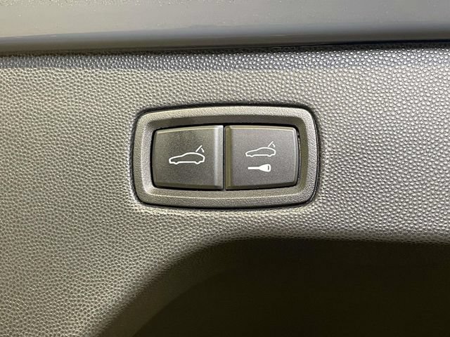 Certified 2026 Porsche Macan 4 Electric AWD/4WD image 21