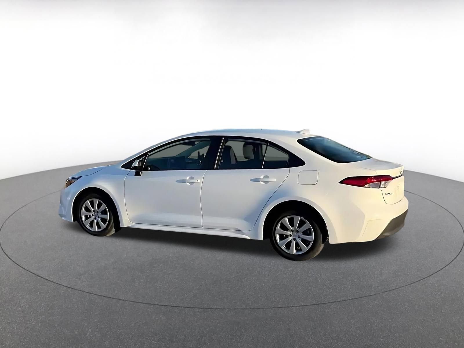 Used 2025 Toyota Corolla LE image 10