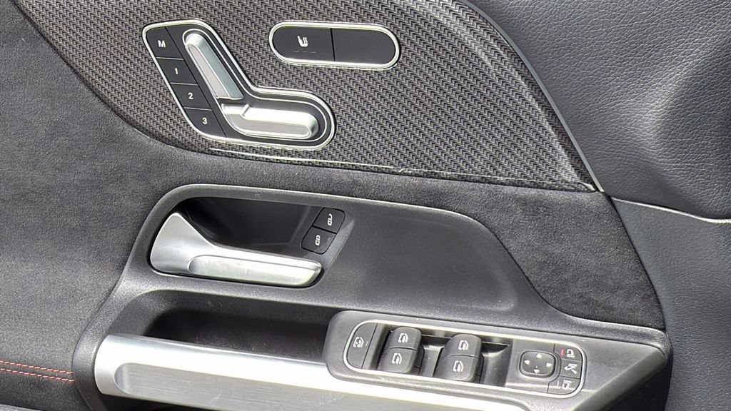Used 2023 Mercedes-Benz GLB 250 4MATIC image 22