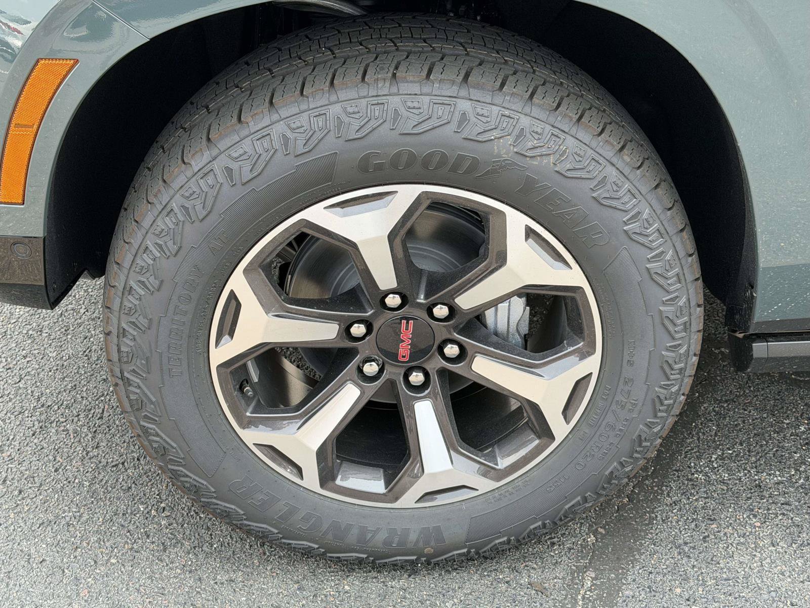 New 2026 GMC Yukon AT4 Ultimate AWD/4WD image 5