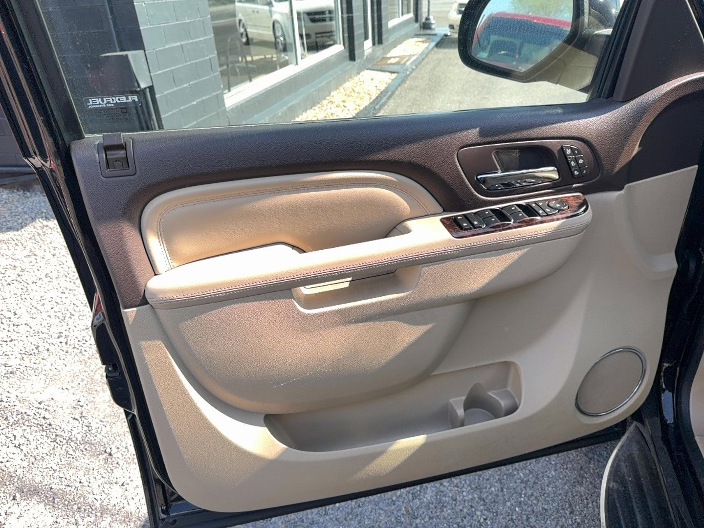 Used 2014 GMC Yukon XL Denali image 19