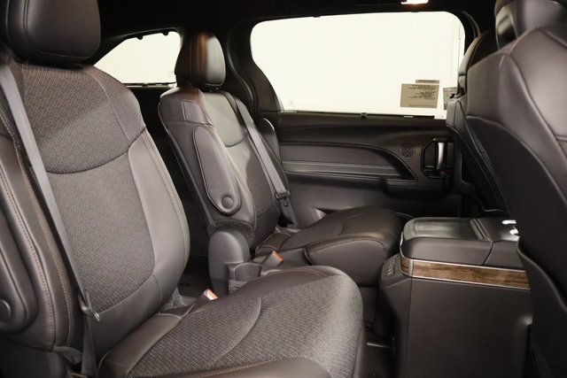 New 2026 Toyota Sienna Platinum AWD/4WD image 27