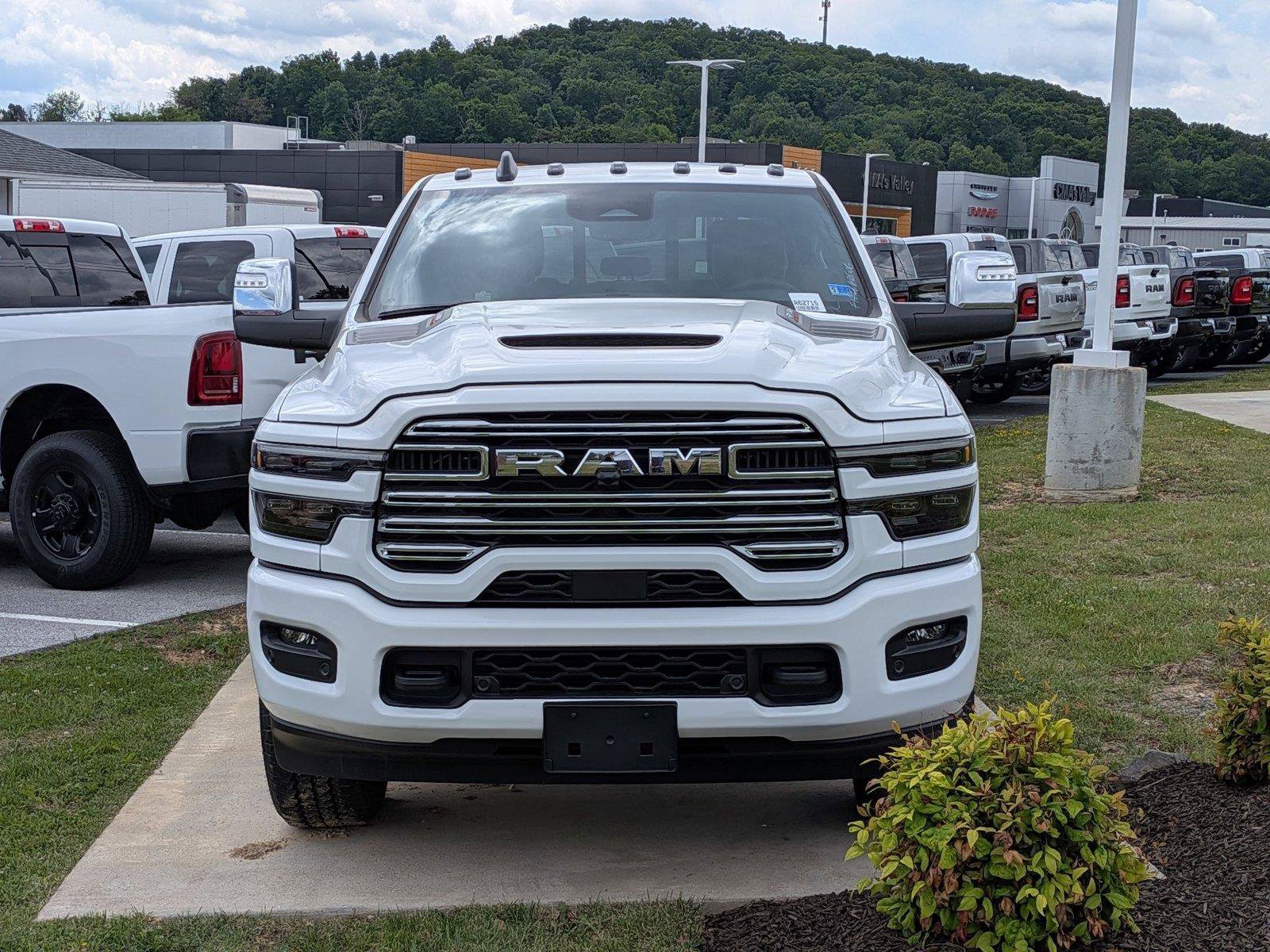 New 2026 RAM 2500 Laramie w/ Sport Appearance Package AWD/4WD image 2