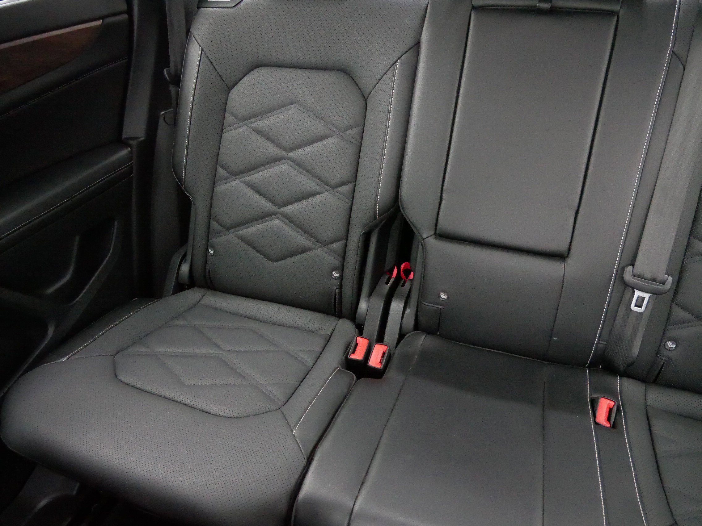 Certified 2024 Volkswagen Atlas SE image 12