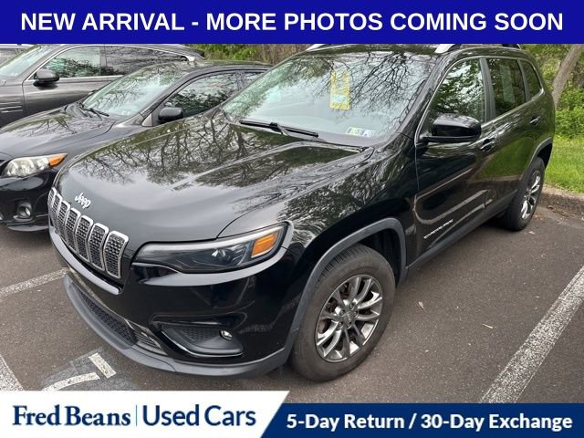 Used 2019 Jeep Cherokee Latitude Plus w/ Cold Weather Group AWD/4WD image 3