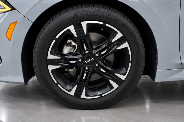 Used 2024 Kia K5 GT-Line AWD/4WD image 7