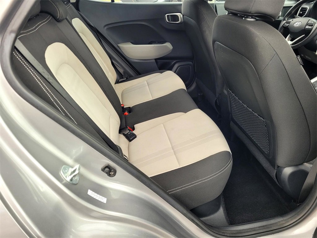 Used 2023 Hyundai Venue SEL image 18