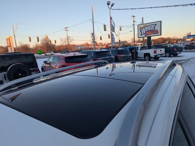 Used 2019 Jeep Cherokee Limited w/ Luxury Group image 9