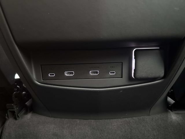 Certified 2026 Cadillac Escalade ESV Platinum Sport AWD/4WD image 36