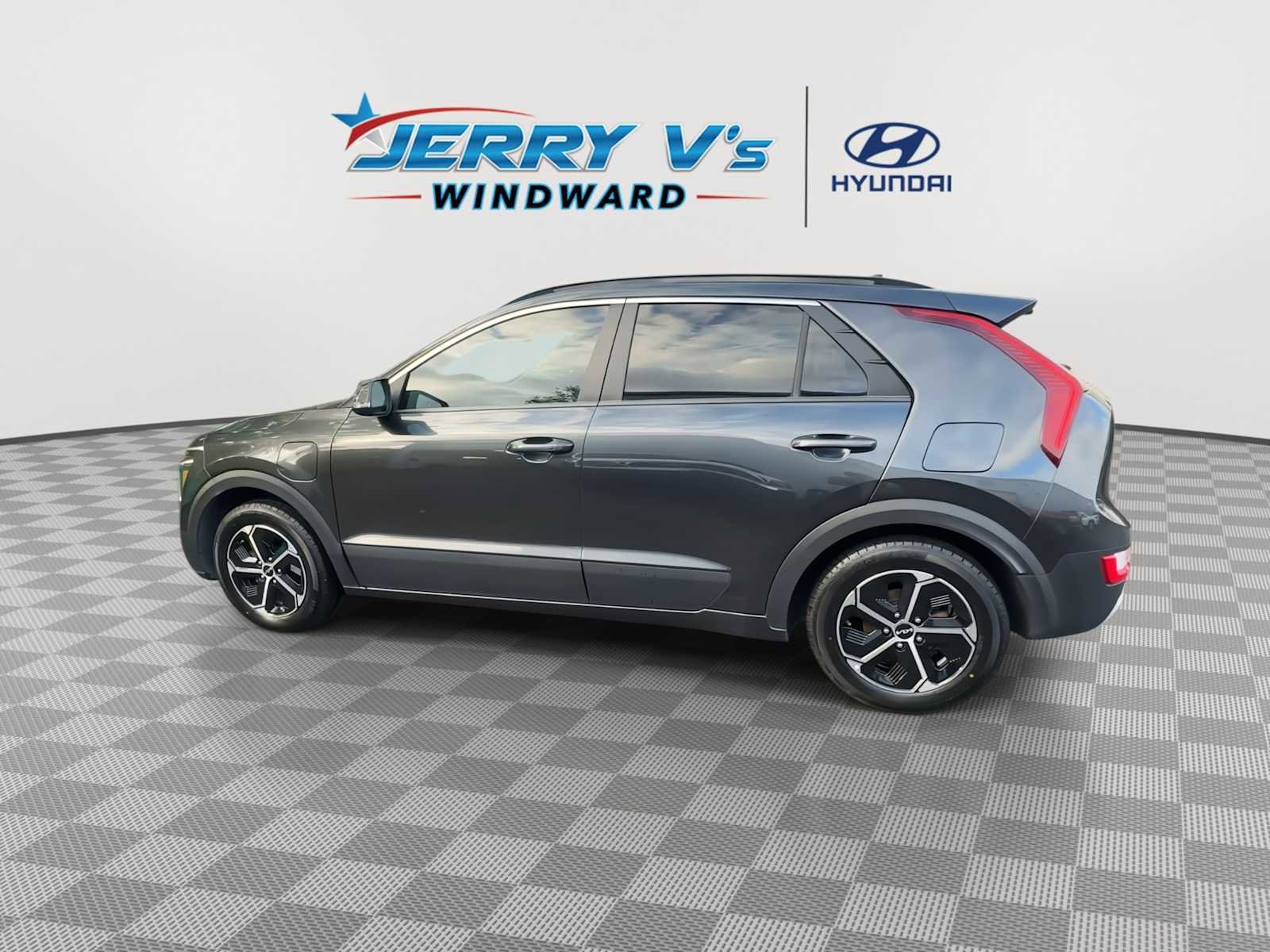 Used 2023 Kia Niro EX w/ EX Cold Weather Package image 5