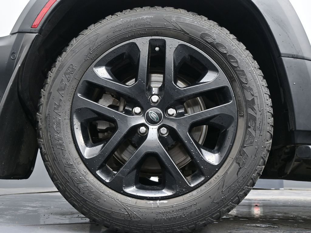 Used 2020 Land Rover Defender 110 HSE image 12