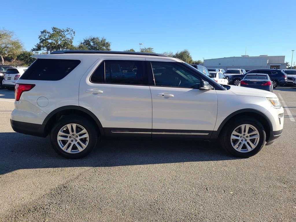 Used 2018 Ford Explorer XLT w/ Equipment Group 202A image 10