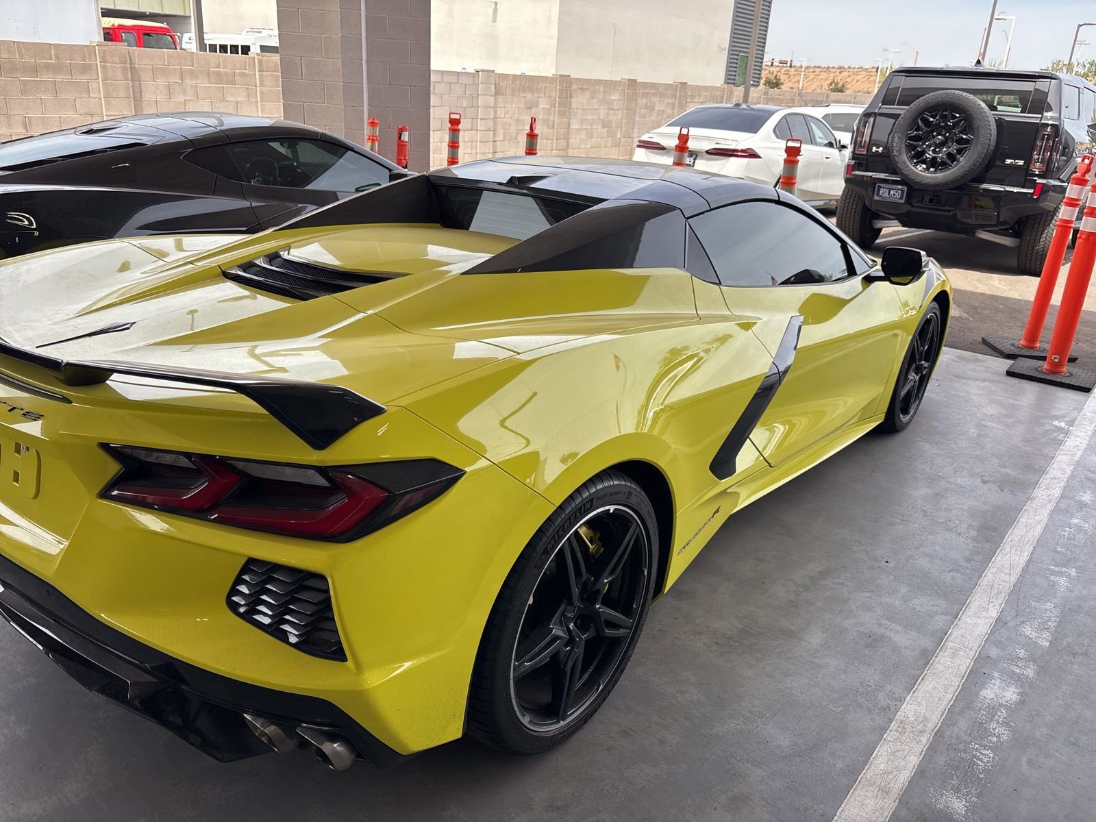 Used 2021 Chevrolet Corvette Stingray Premium Conv w/ Z51 Performance Package RWD image 5