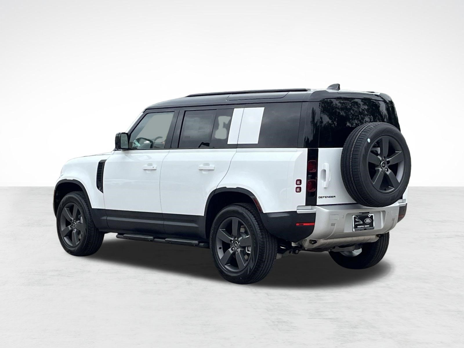 Used 2025 Land Rover Defender 110 S image 3