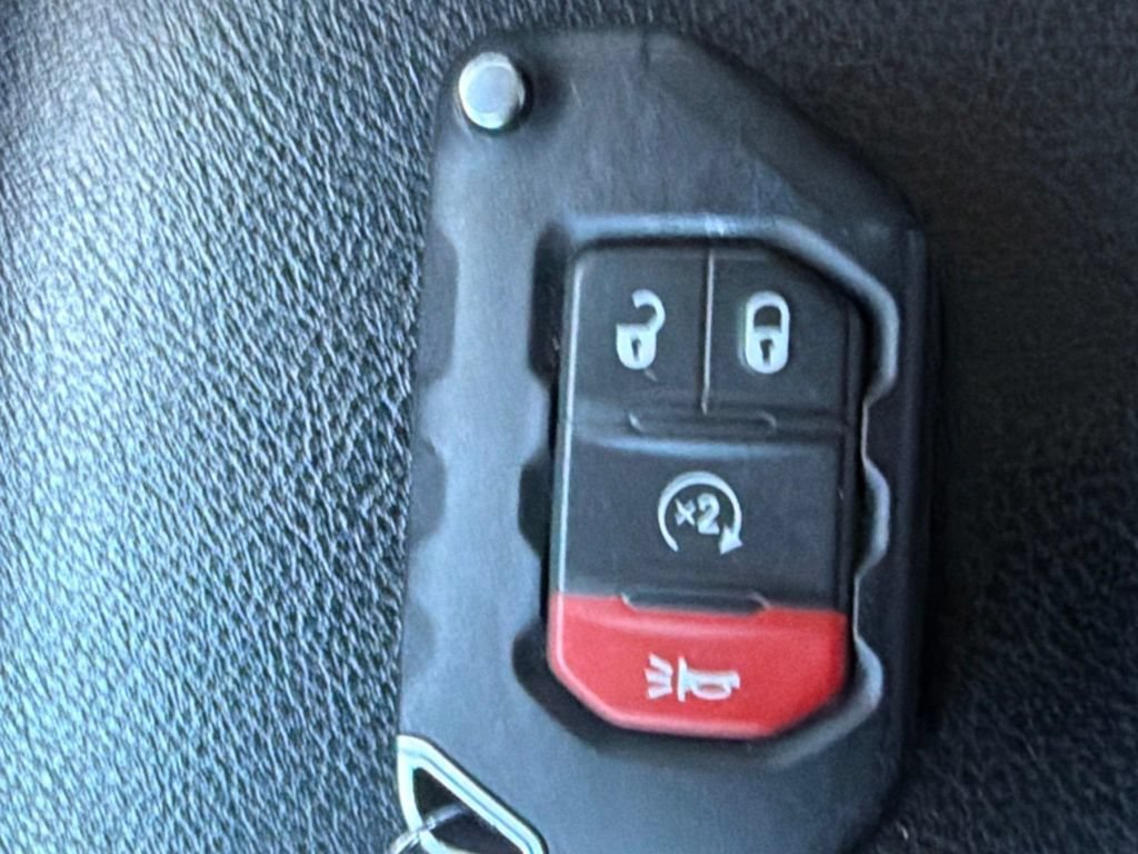 Used 2022 Jeep Gladiator Sport AWD/4WD image 22