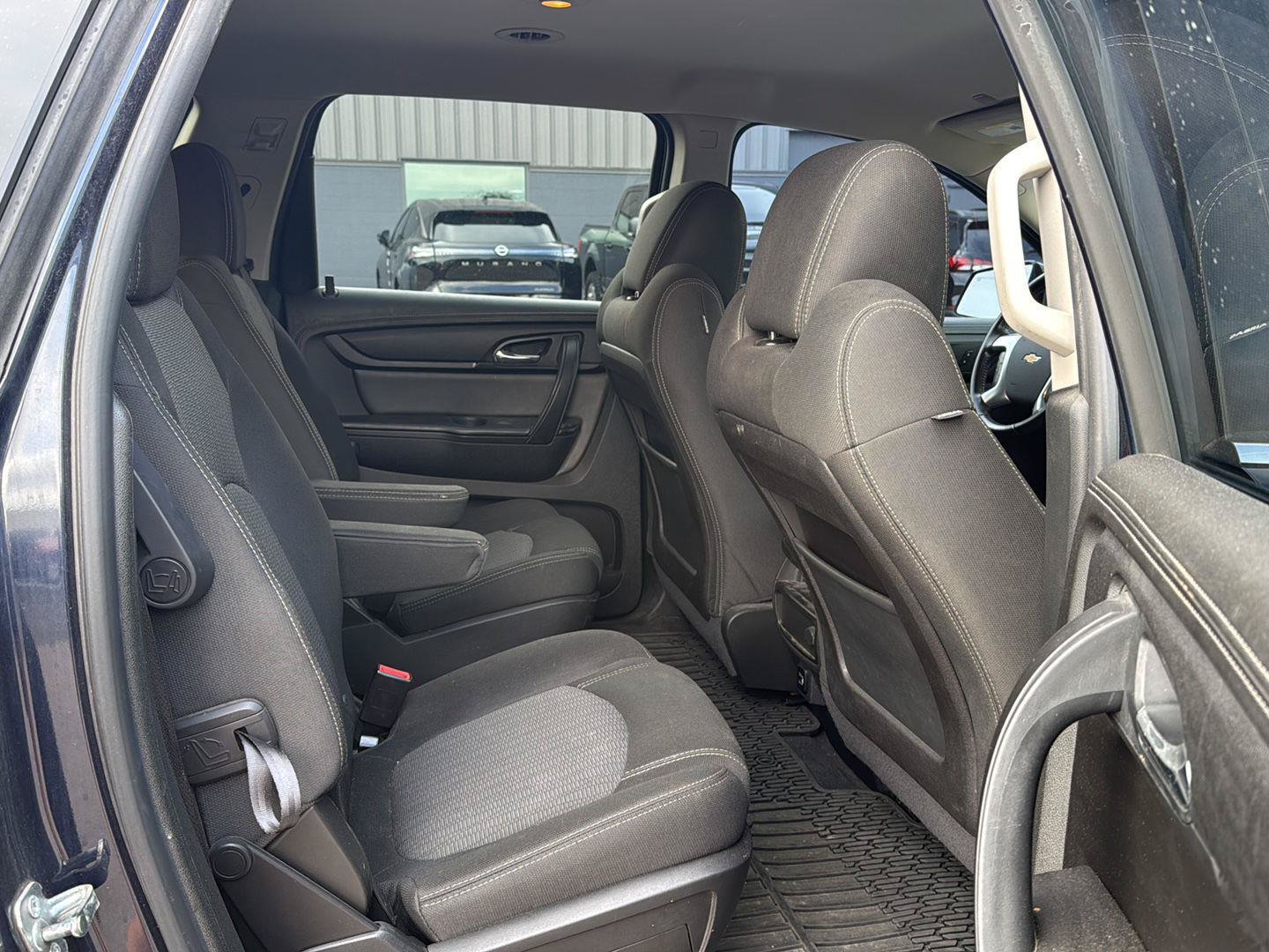 Used 2017 Chevrolet Traverse LT w/ Style and Technology Package FWD image 12
