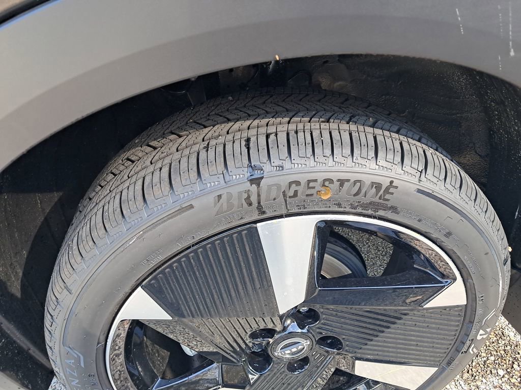 New 2026 Nissan Kicks SR w/ Cold Weather Package image 29